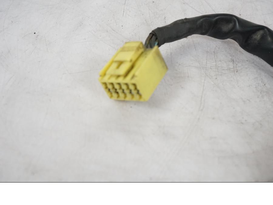 Snett nerifrån på Styrelreglage från en Suzuki GSX-R 1000 -2005 motorcykel.