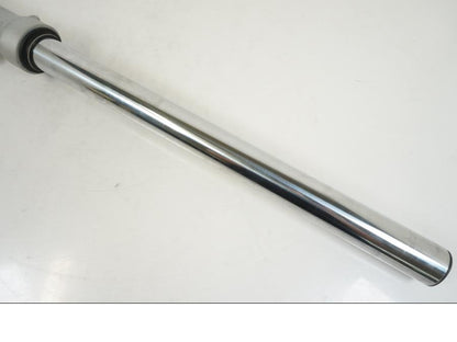 Snett nerifrån på Gaffelben från en BMW F 650 CS -2002 motorcykel.