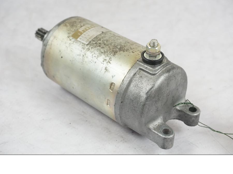 Vänster sida på Startmotor från en Triumph Sprint ST -2007 motorcykel.