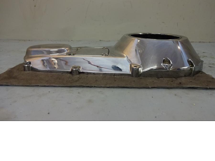 Höger sida på Transmissionskåpa från en H-D Touring Road King Custom FLHRSI -2004 motorcykel.