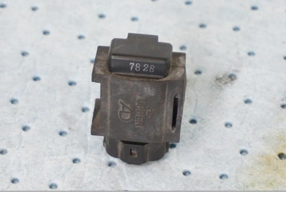 Snett nerifrån på Tilt Sensor från en Suzuki GSX-R 1000 -2008 motorcykel.