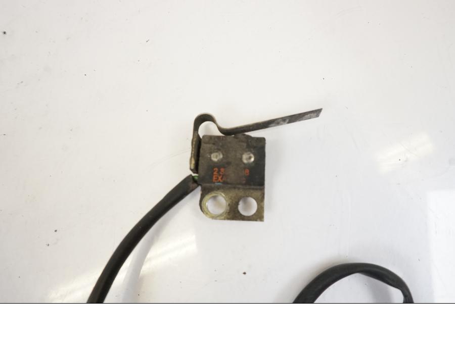 Vänster sida på Bromsljuskontakt från en BMW R 1150 RS -2003 motorcykel.