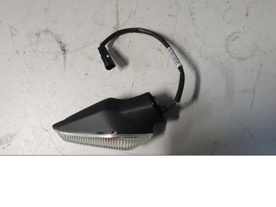 Höger sida på Blinkers från en Ducati Streetfighter 848 -2010 motorcykel.