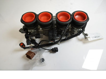 Framsidan på Spjällhus från en Kawasaki ZZ-R 1400 -2010 motorcykel.