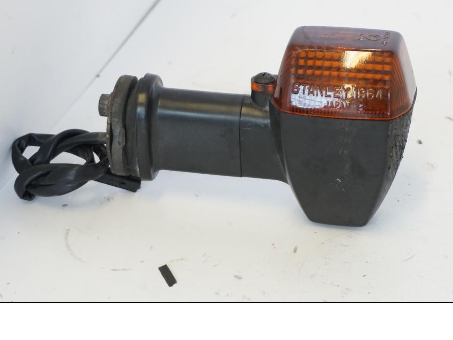 Baksidan på Blinkers från en Kawasaki ZR-7 -2001 motorcykel.