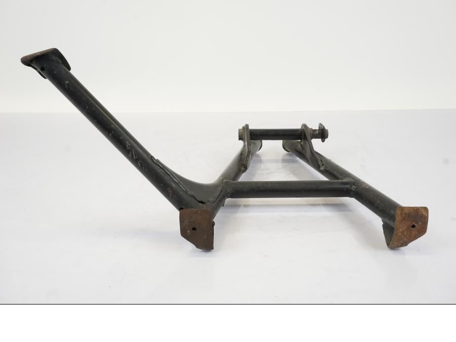 Höger sida på Centralstöd från en Honda NT 700 -2008 motorcykel.