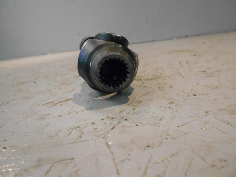 Höger sida på Kardanaxel från en BMW K 1300 R -2009 motorcykel.