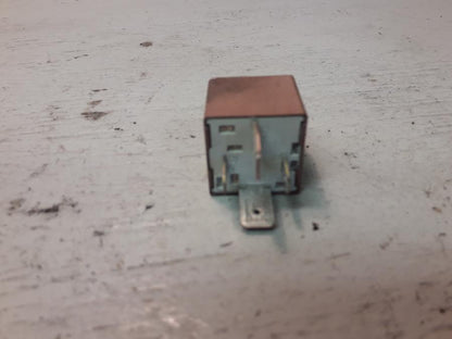 Baksidan på Relä från en Aprilia RS 125 -2017 motorcykel.