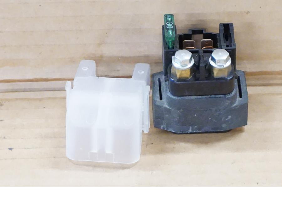 Framsidan på Startrelä från en Yamaha MT-09 Tracer -2019 motorcykel.