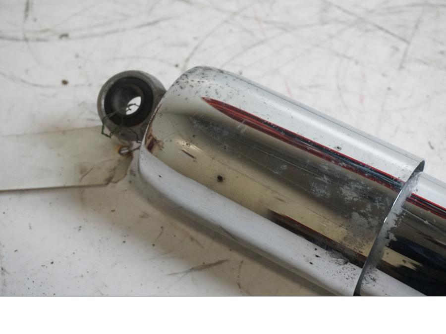 Höger sida på Stötdämpare från en Yamaha XV 1100 -1998 motorcykel.