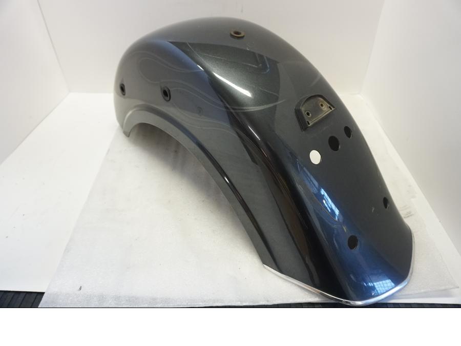 Höger sida på Bakskärm från en Suzuki VL 800 -2004 motorcykel.