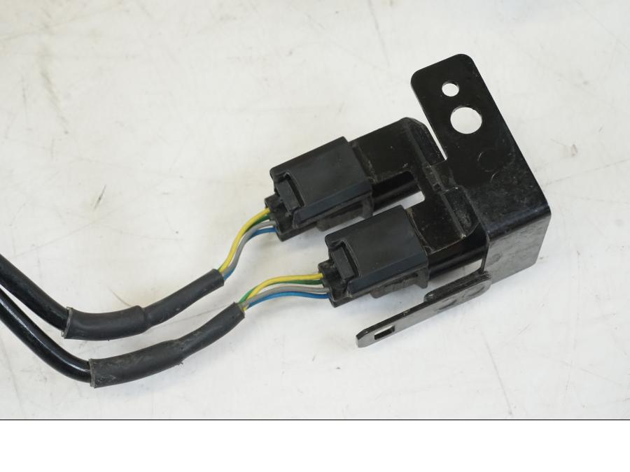 Baksidan på Stötdämpare Öhlins från en Triumph Speed Triple -2021 motorcykel.