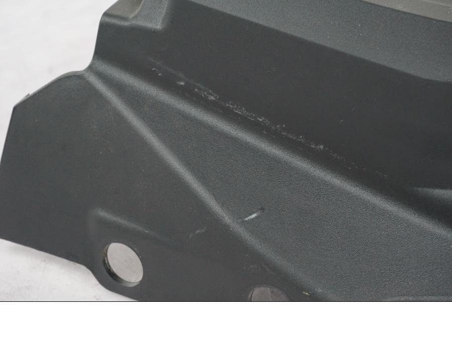 Snett uppifrån på Undertail från en KTM 390 Duke -2018 motorcykel.