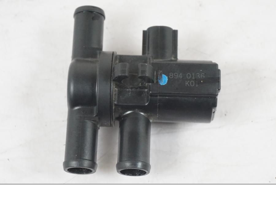 Vänster sida på Second Air från en Kawasaki ZZ-R 1400 -2009 motorcykel.