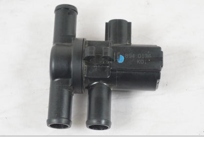 Vänster sida på Second Air från en Kawasaki ZZ-R 1400 -2009 motorcykel.