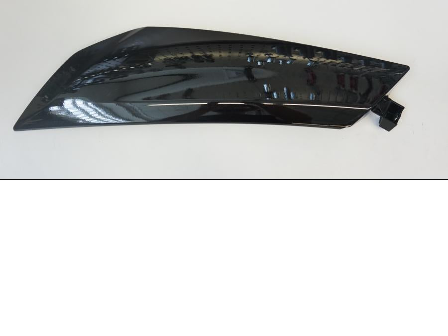 Framsidan på Sidkåpa från en Yamaha FJR 1300 -2018 motorcykel.