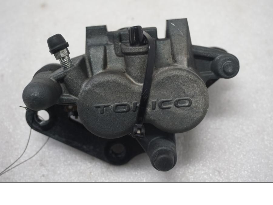 Framsidan på Bromsok från en Suzuki SV 650 -2016 motorcykel.