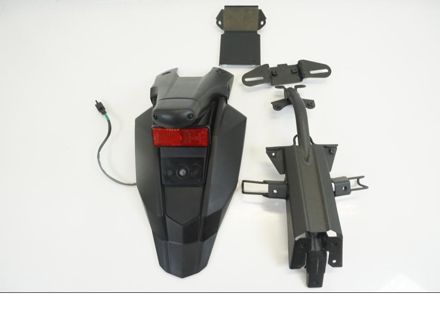 Framsidan på Skylthållare från en Kawasaki ER-6N -2015 motorcykel.