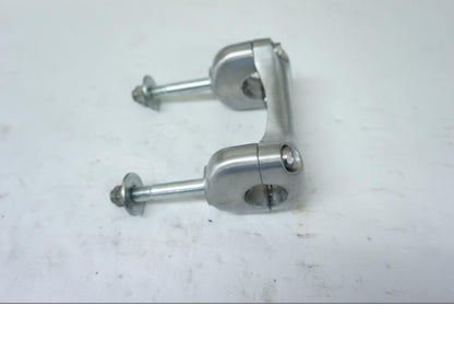 Vänster sida på Styrfäste från en Triumph Bonneville -2001 motorcykel.