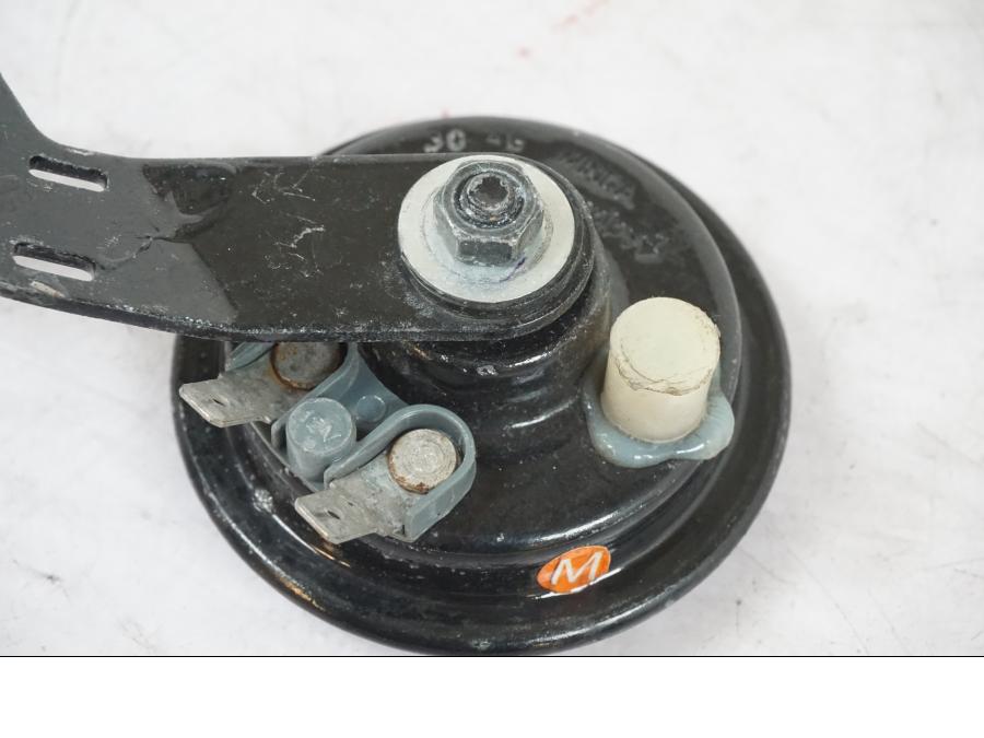 Höger sida på Signalhorn / Tuta från en KTM 690 Duke -2015 motorcykel.