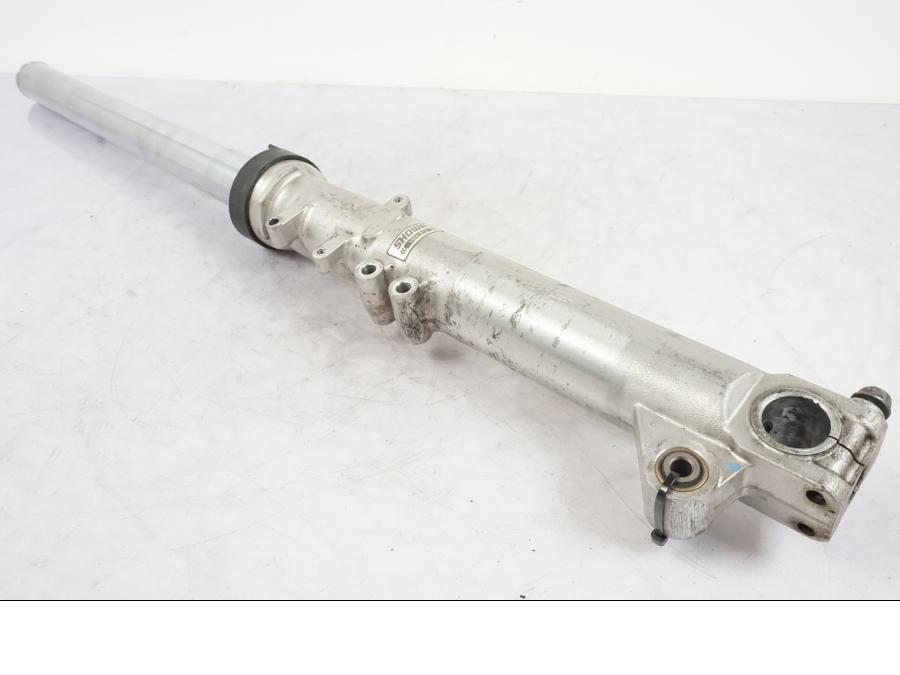 Framsidan på Gaffelben från en Honda CBR 1000 F -1999 motorcykel.