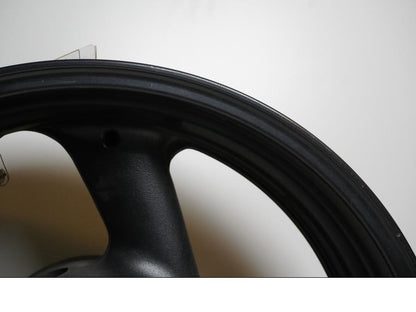 Snett uppifrån på Fälg från en Yamaha YZF 1000 R -1997 motorcykel.