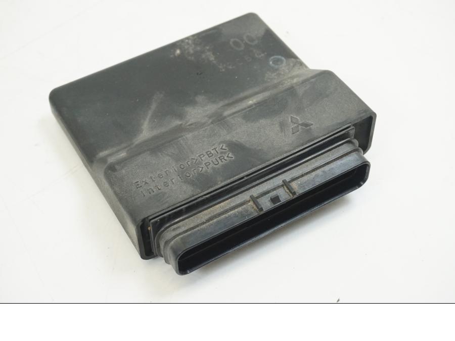 Baksidan på Låssats från en Yamaha YZF 1000 R1 -2004 motorcykel.