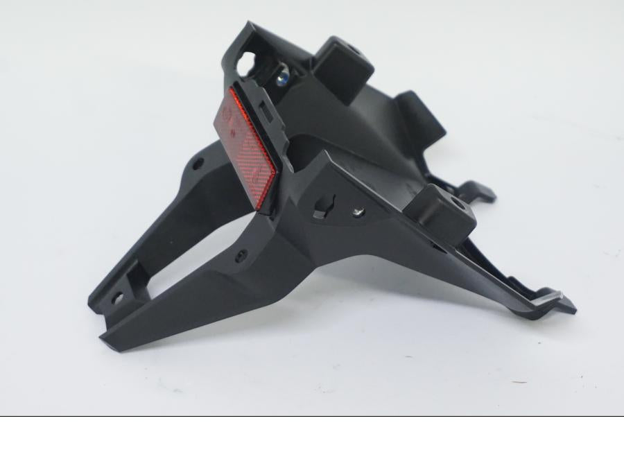 Baksidan på Skylthållare från en BMW R 1250 GS -2022 motorcykel.