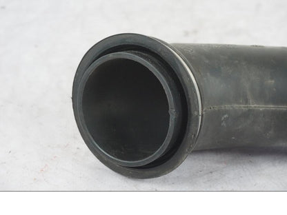 Baksidan på Luftrör från en BMW R 1200 GSA -2012 motorcykel.