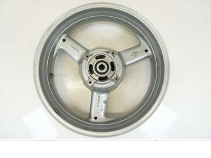 Framsidan på Fälg från en Triumph TT 600 -2002 motorcykel.