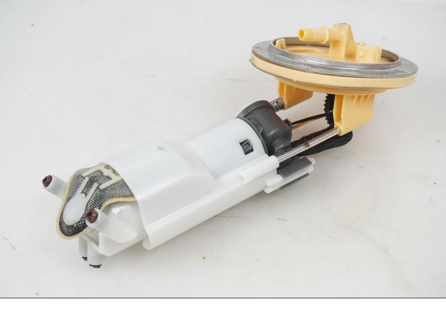 Framsidan på Bensinpump från en H-D Adventure Pan America Special RA1250S -2021 motorcykel.