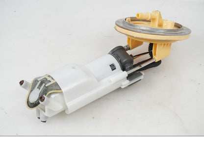 Framsidan på Bensinpump från en H-D Adventure Pan America Special RA1250S -2021 motorcykel.