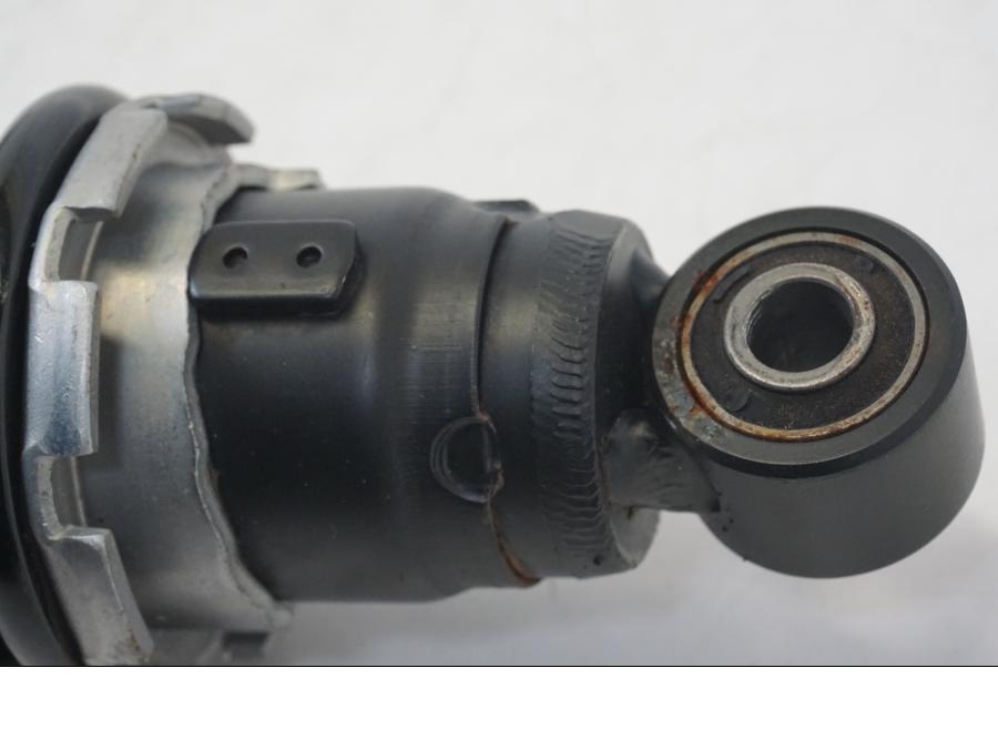 Extrabild2 på Stötdämpare från en Kawasaki ER-6N -2015 motorcykel.