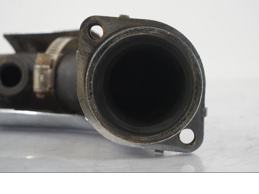 Extrabild1 på Grenrör från en Suzuki VZR 1800 -2009 motorcykel.