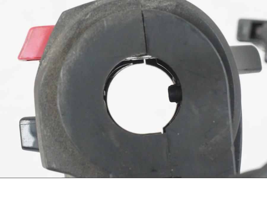 Extrabild2 på Styrelreglage från en Kawasaki ER-6F -2010 motorcykel.