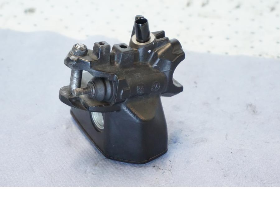 Extrabild2 på Bromshuvudcylinder från en Suzuki GSX 1300 BK -2008 motorcykel.