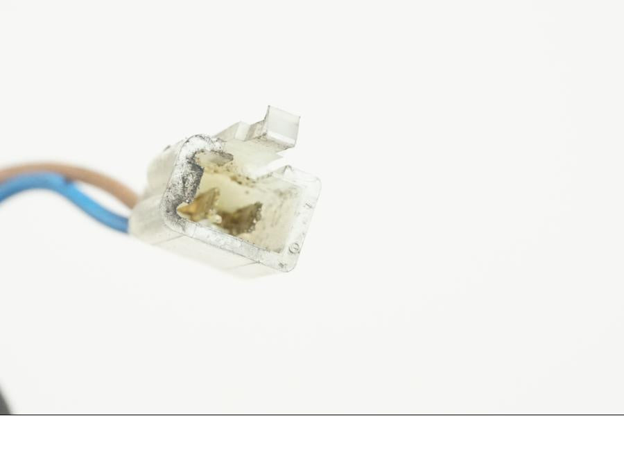 Vänster sida på Bromsljuskontakt från en Triumph Speed Triple -2009 motorcykel.