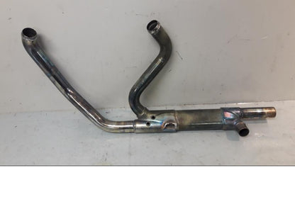 Baksidan på Grenrör från en H-D Street Glide FLHX -2012 motorcykel.