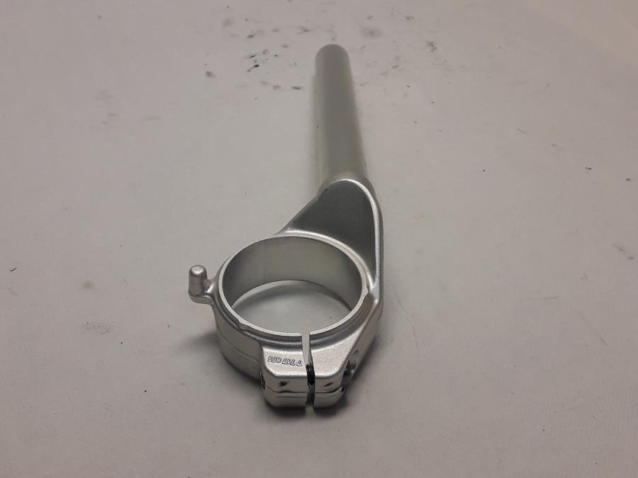 Baksidan på Styre från en BMW S 1000 RR -2014 motorcykel.