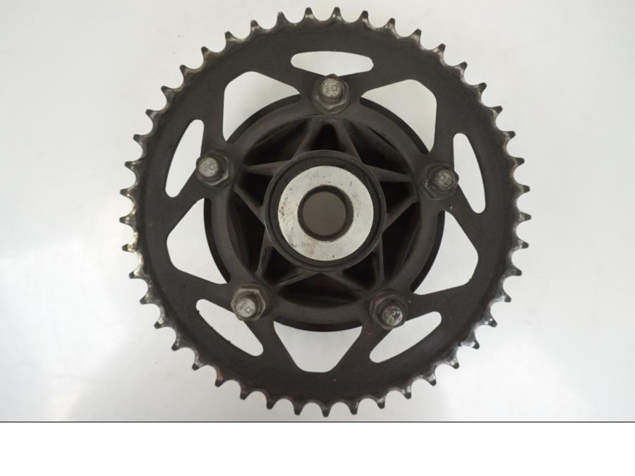 Framsidan på Drevfäste från en BMW S 1000 R -2019 motorcykel.