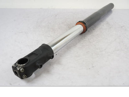 Framsidan på Gaffelben från en KTM 690 SMCR -2016 motorcykel.