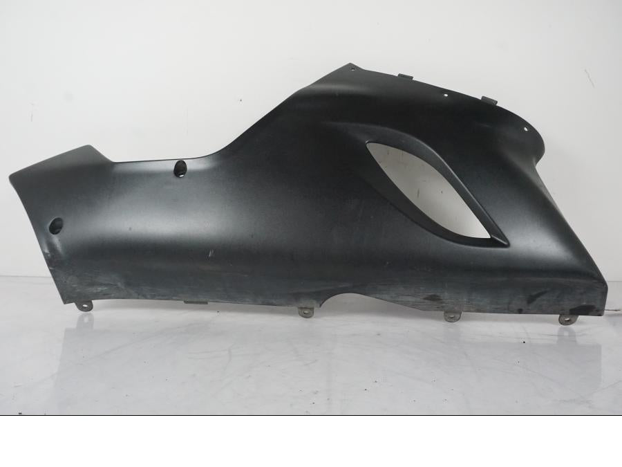 Framsidan på Magkåpa från en Kawasaki ZX-6R -2005 motorcykel.