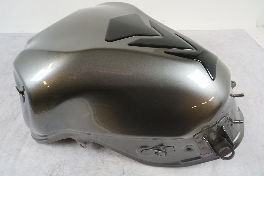 Extrabild1 på Bensintank från en Kawasaki Z 900 -2023 motorcykel.