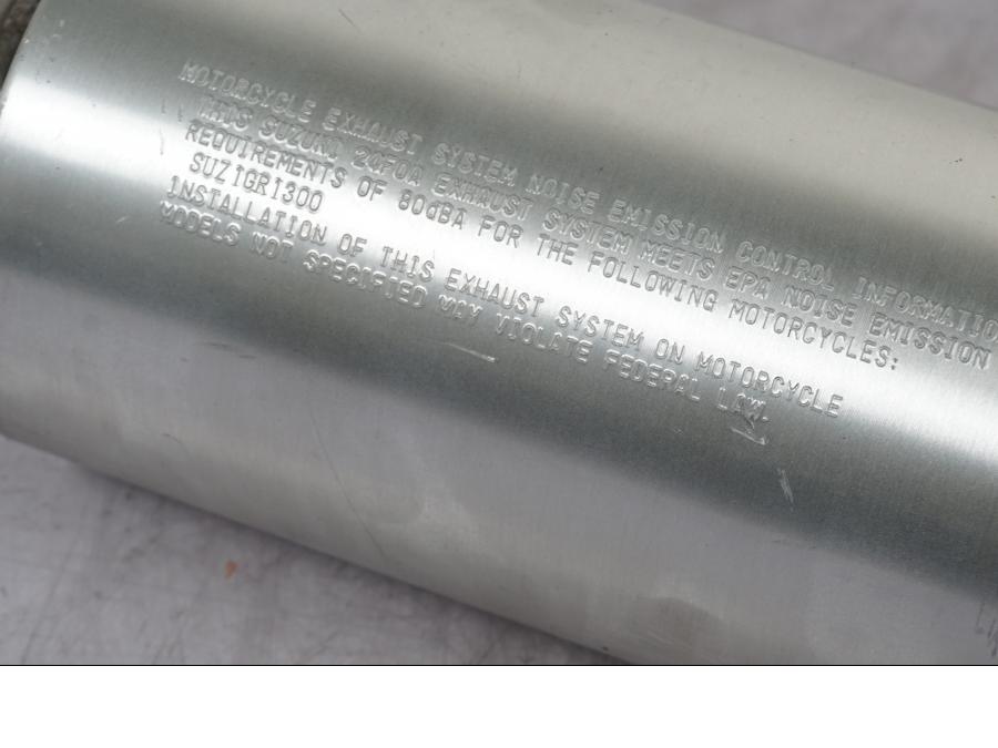 Snett uppifrån på Ljuddämpare från en Suzuki GSX 1300 RX -1999 motorcykel.