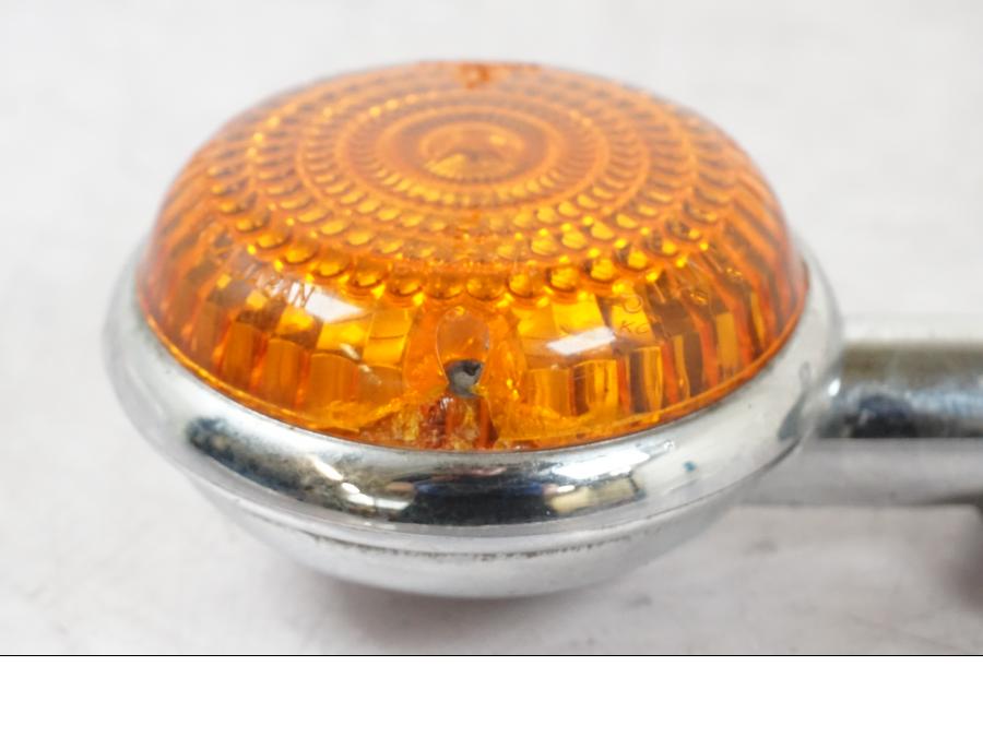 Vänster sida på Blinkers från en Yamaha XVS 1100 -2000 motorcykel.