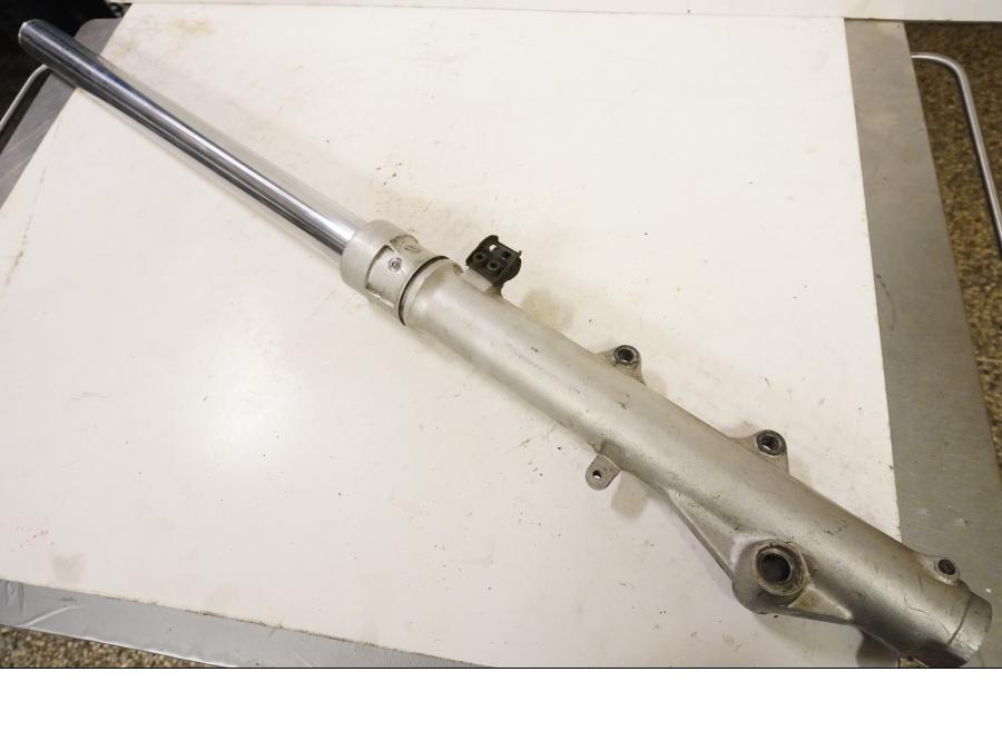 Framsidan på Gaffelben från en Yamaha XT 600 -1990 motorcykel.