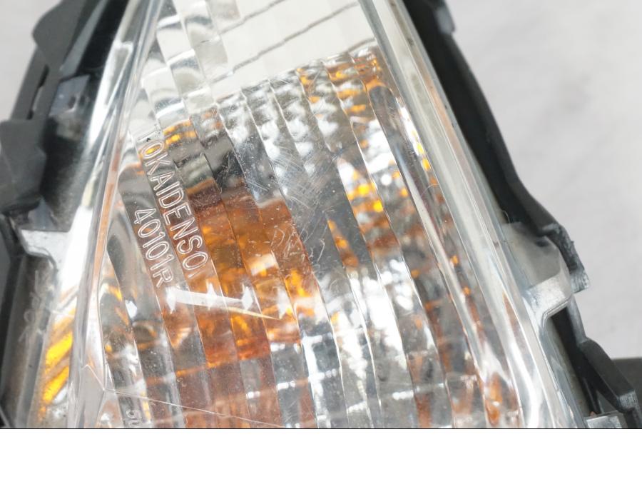 Vänster sida på Blinkers från en Kawasaki ZX-6R -2011 motorcykel.