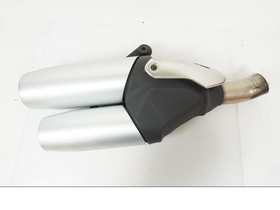 Framsidan på Ljuddämpare från en Ducati Monster 1200 -2014 motorcykel.