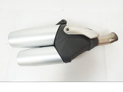Framsidan på Ljuddämpare från en Ducati Monster 1200 -2014 motorcykel.