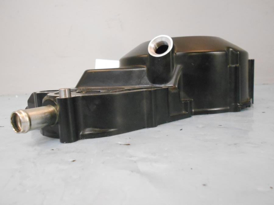 Vänster sida på Motorkåpa från en Suzuki DL 1000 -2013 motorcykel.